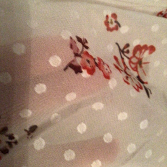 White blossom contrast Swiss dot waffle knit top - Picture 8 of 8